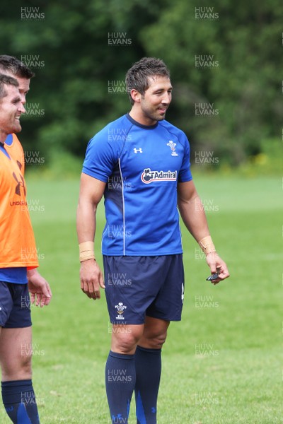 30.05.11 Wales rugby training, Cardiff... GAVIN HENSON trains with the Wales rugby team in preparation for the game against the Barbarians. 