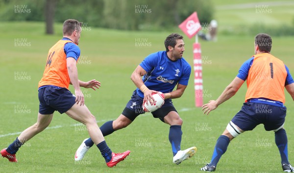 30.05.11 Wales rugby training, Cardiff... GAVIN HENSON trains with the Wales rugby team in preparation for the game against the Barbarians. 