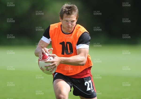 300512 - Wales Rugby Training -Dan Biggar during training