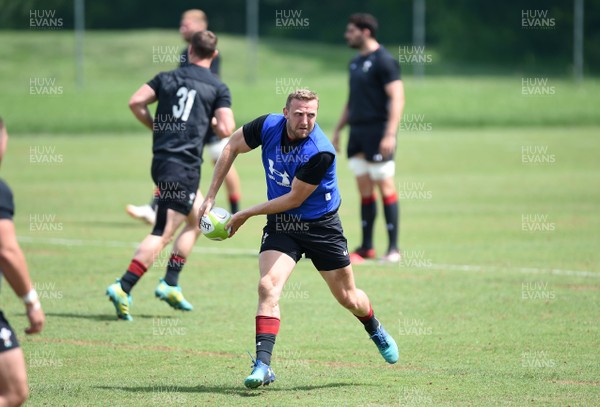 300518 - Wales Rugby Training - Hadleigh Parkes during training