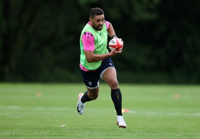 300525 - Wales Rugby Optional Training Session ahead of the start of camp for the summer tour to Japan - Taulupe Faletau during training