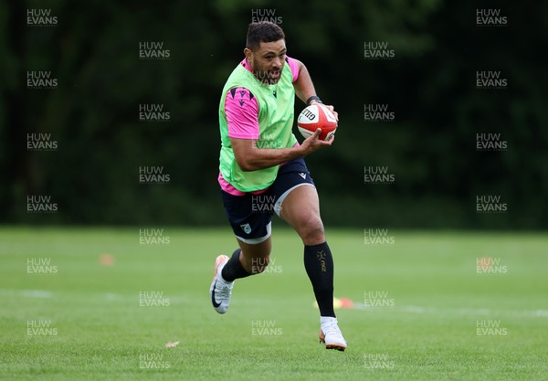 300525 - Wales Rugby Optional Training Session ahead of the start of camp for the summer tour to Japan - Taulupe Faletau during training