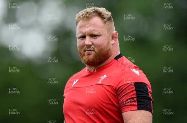 280621 - Wales Rugby Training - Samson Lee during training