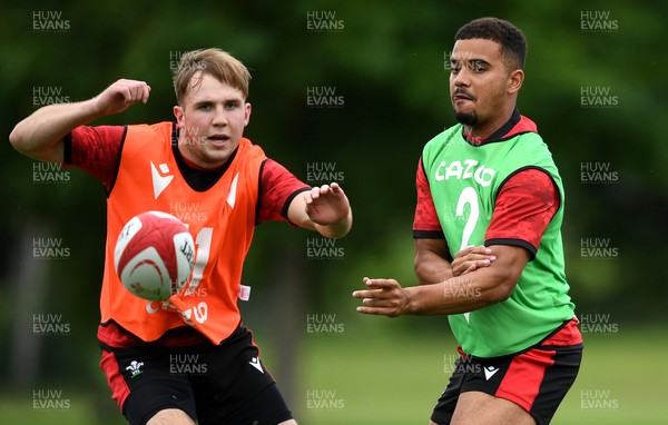 280621 - Wales Rugby Training - Ben Thomas during training