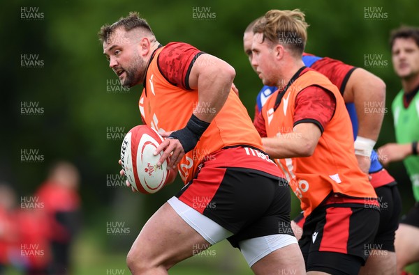 280621 - Wales Rugby Training - Sam Parry during training