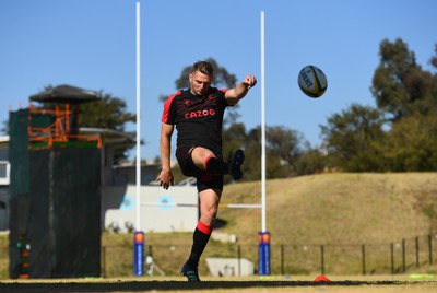 300622 - Wales Rugby Training - Dan Biggar during training 