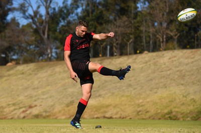 300622 - Wales Rugby Training - Dan Biggar during training 