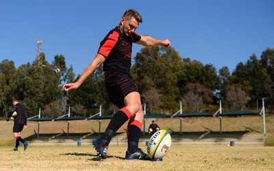 300622 - Wales Rugby Training - Dan Biggar during training 