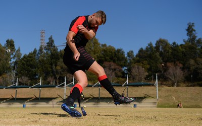 300622 - Wales Rugby Training - Dan Biggar during training 