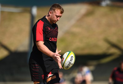 300622 - Wales Rugby Training - Tommy Reffell during training 