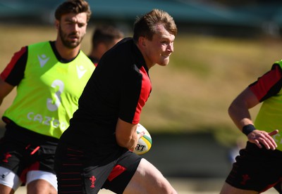 300622 - Wales Rugby Training - Nick Tompkins during training 