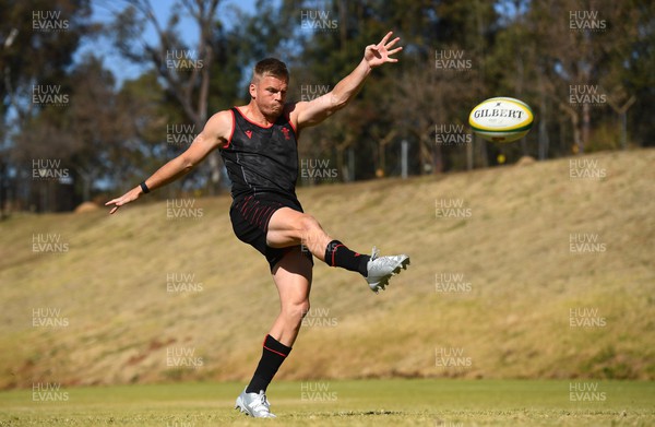 300622 - Wales Rugby Training - Gareth Anscombe during training 