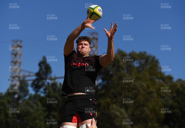 300622 - Wales Rugby Training - Will Rowlands during training 