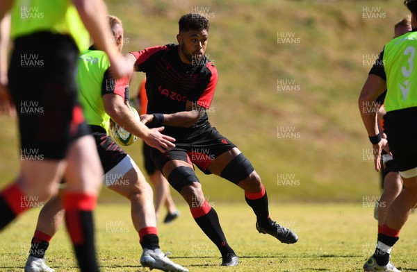 300622 - Wales Rugby Training - Taulupe Faletau during training 