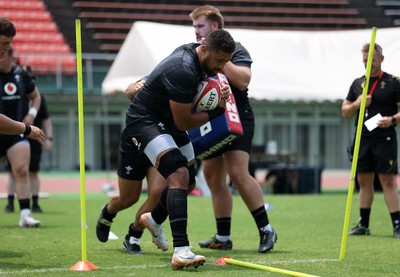300625 - Wales Rugby Training in Kitakyushu in the week leading up to their first test against Japan - Taulupe Faletau during training