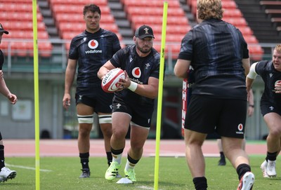 300625 - Wales Rugby Training in Kitakyushu in the week leading up to their first test against Japan - Gareth Thomas during training