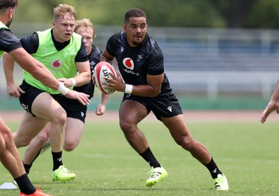 300625 - Wales Rugby Training in Kitakyushu in the week leading up to their first test against Japan - Ben Thomas during training