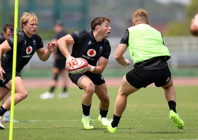 300625 - Wales Rugby Training in Kitakyushu in the week leading up to their first test against Japan - Dan Edwards during training