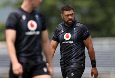 300625 - Wales Rugby Training in Kitakyushu in the week leading up to their first test against Japan - Taulupe Faletau during training