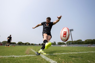 300625 - Wales Rugby Training in Kitakyushu in the week leading up to their first test against Japan - Dan Edwards during training