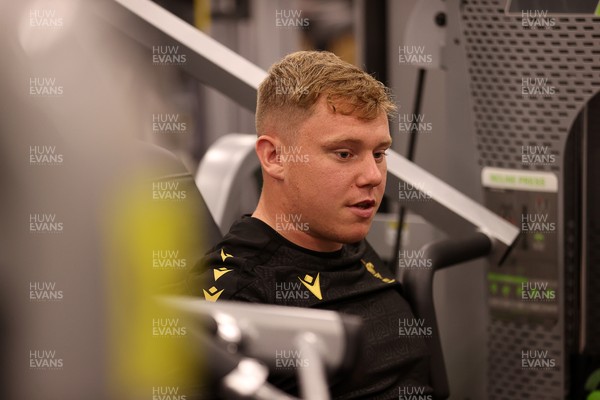 300625 - Wales Rugby Gym Session in Kitakyushu in the week leading up to their first test against Japan - Sam Costelow during training