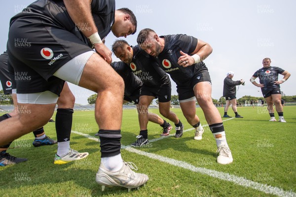 300625 - Wales Rugby Training in Kitakyushu in the week leading up to their first test against Japan - Gareth Thomas during training