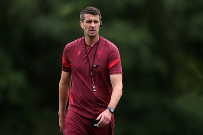 300626 - Wales Rugby Training ahead of the first Nations Championship game against Fiji - Peter Murchie, Defence Coach during training