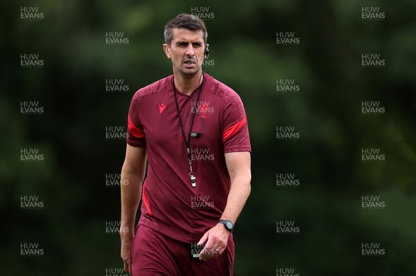 300626 - Wales Rugby Training ahead of the first Nations Championship game against Fiji - Peter Murchie, Defence Coach during training