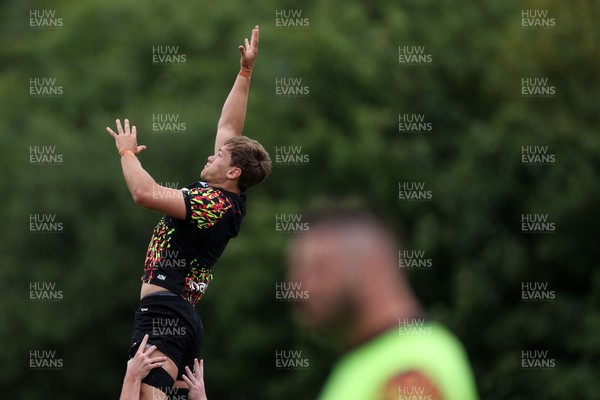 300626 - Wales Rugby Training ahead of the first Nations Championship game against Fiji - Alex Mann during training