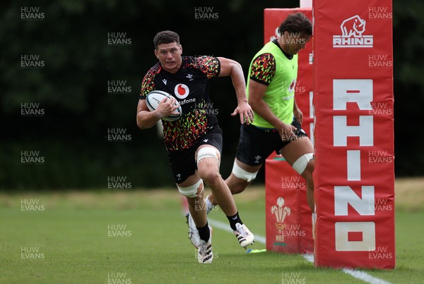 300626 - Wales Rugby Training ahead of the first Nations Championship game against Fiji - James Botham during training