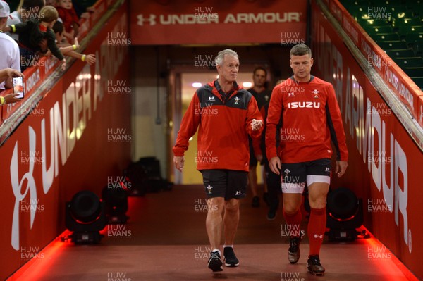 300819 - Wales Rugby Training - Rob Howley and Scott Williams during training