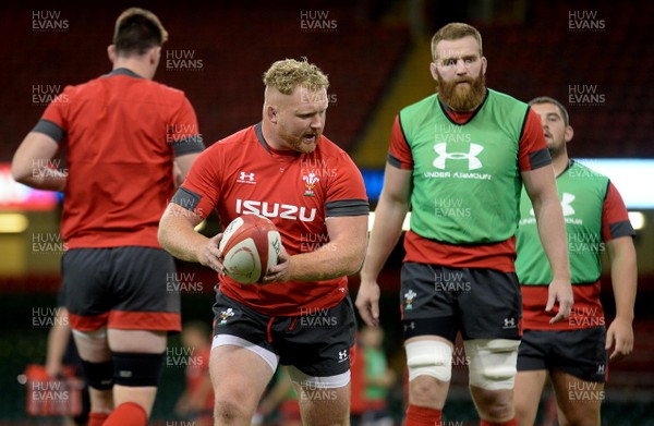 300819 - Wales Rugby Training - Samson Lee during training