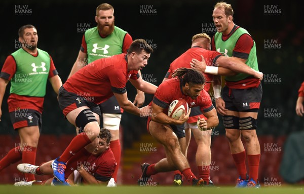 300819 - Wales Rugby Training - Josh Navidi during training