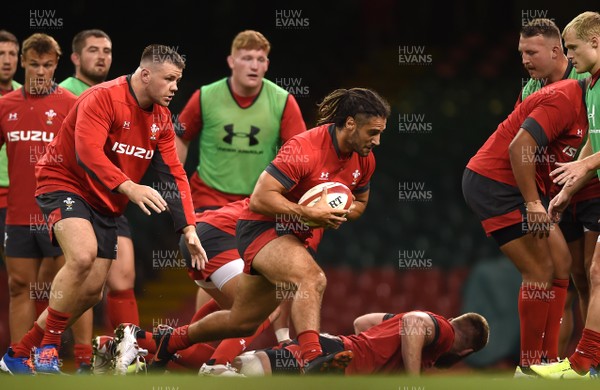 300819 - Wales Rugby Training - Josh Navidi during training