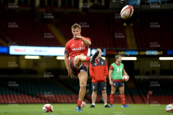 300819 - Wales Rugby Training - Jarrod Evans during training