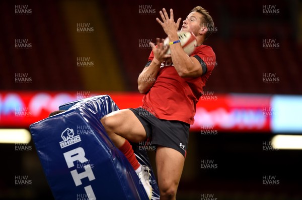 300819 - Wales Rugby Training - Hallam Amos during training