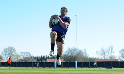 30.09.11 - Wales Rugby Training - Leigh Halfpenny during training. 