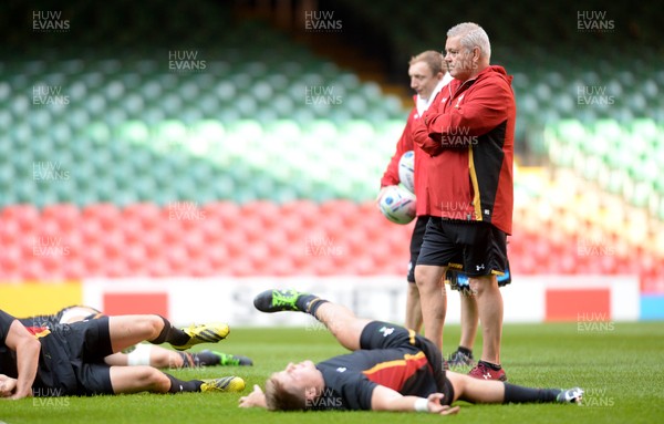 300915 - Wales Rugby Training -Warren Gatland during training