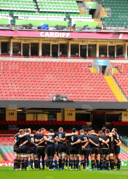 300915 - Wales Rugby Training -Players huddle during training