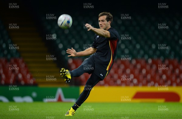 300915 - Wales Rugby Training -Matthew Morgan during training