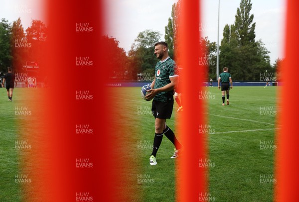 300923 - Wales Rugby Training ahead of their Rugby World Cup game against Georgia - Dan Biggar during training