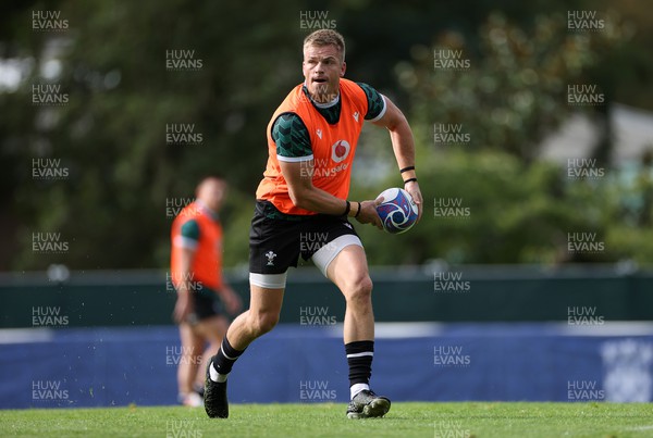 300923 - Wales Rugby Training ahead of their Rugby World Cup game against Georgia - Gareth Anscombe during training