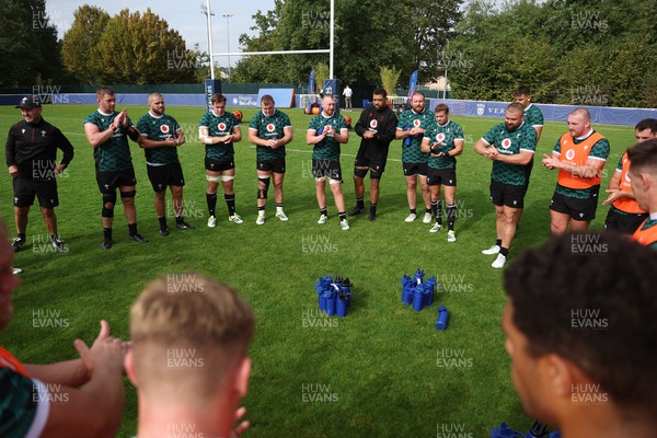 300923 - Wales Rugby Training ahead of their Rugby World Cup game against Georgia - Team huddle