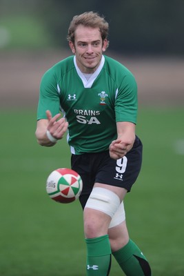 30.10.09 - Wales Rugby Training - Alun Wyn Jones during training. 