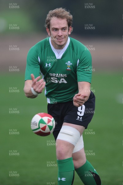 30.10.09 - Wales Rugby Training - Alun Wyn Jones during training. 