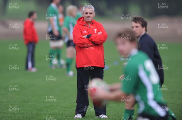 30.10.09 - Wales Rugby Training - Wales head coach Warren Gatland during training. 