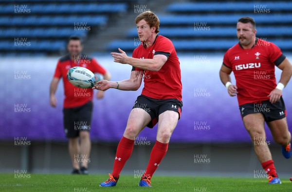 301019 - Wales Rugby Training - Rhys Patchell during training