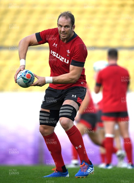 301019 - Wales Rugby Training - Alun Wyn Jones during training