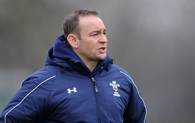 31.01.11 - Wales Rugby Training - Wales Under 20 head coach Darren Edwards during training. 