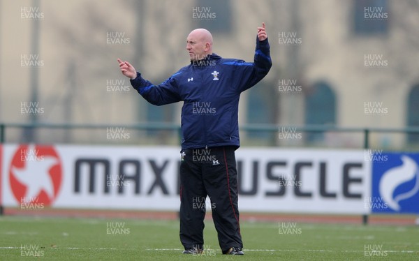 31.01.11 - Wales Rugby Training - Wales assistant coach Shaun Edwards talks to players during training. 